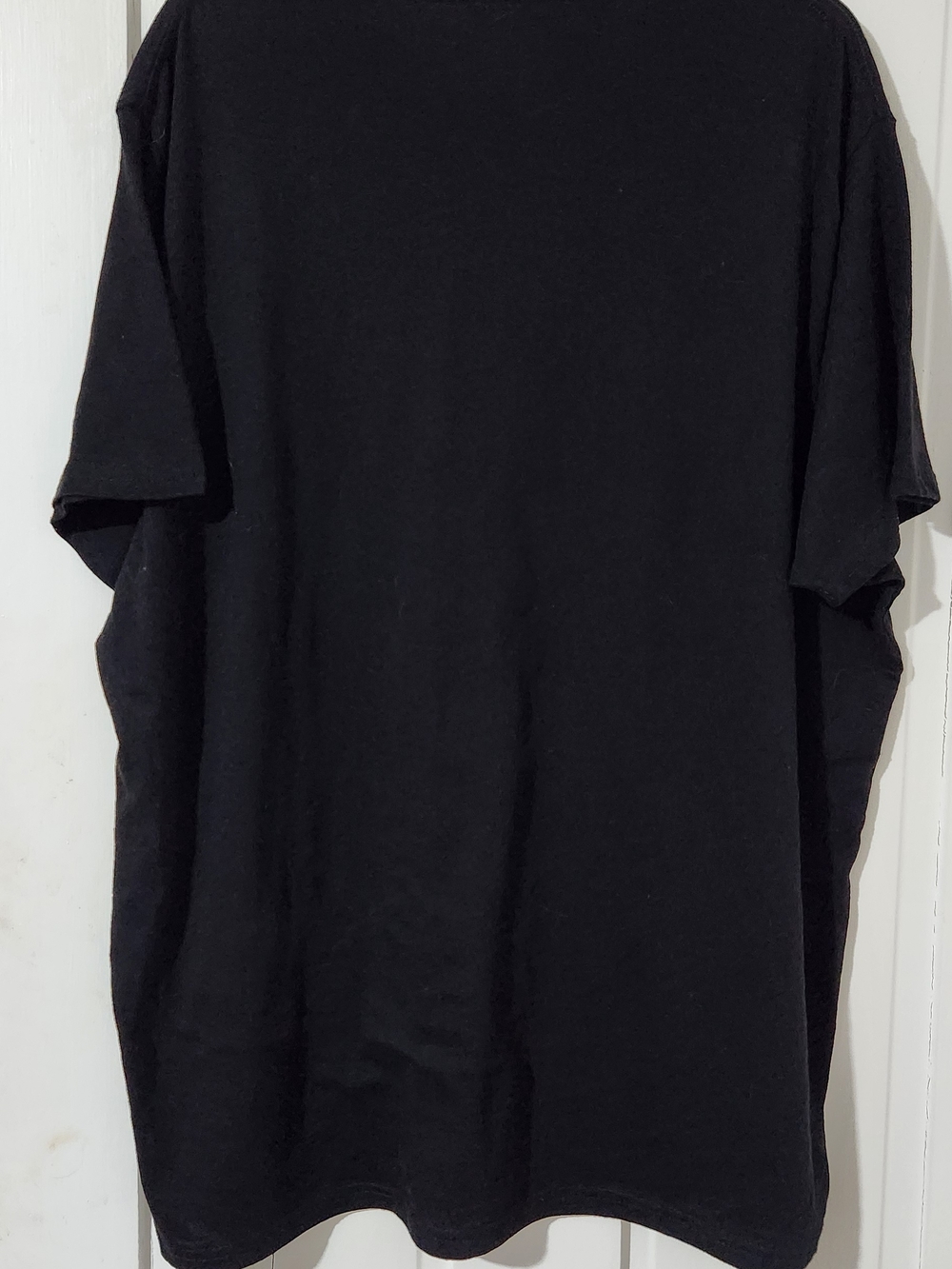 Black T-Shirt with Green Celtic Cross Graphic - Picture 4 of 4